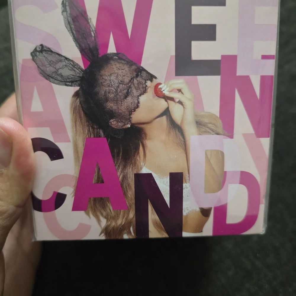 Ariana Grande Pink Floral Bath Set